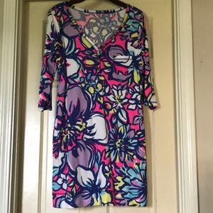 Lilly Pulitzer v-neck knee length dress.